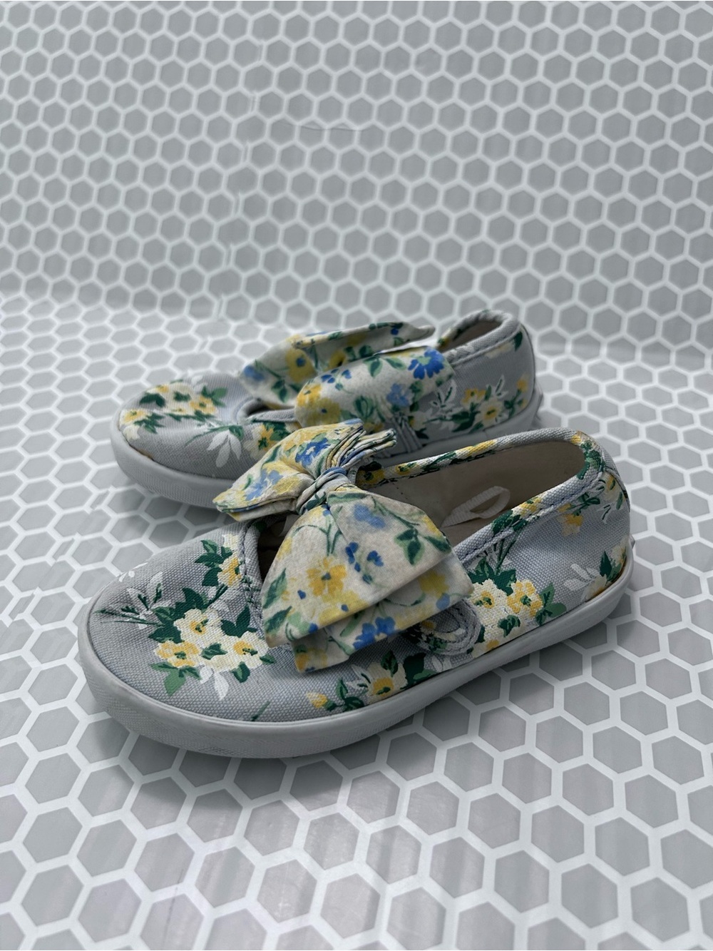 Janie and Jack Gray Floral Slip-On Sneakers w Bow & Velcro Straps Size 8